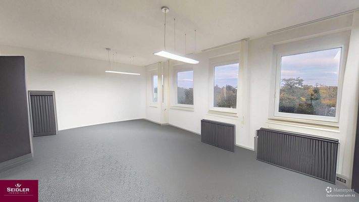 Großzügiger Büroraum - unmöbliert