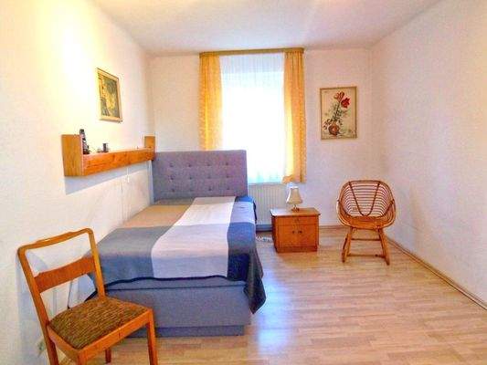 Erdgeschoss-Schlafzimmer