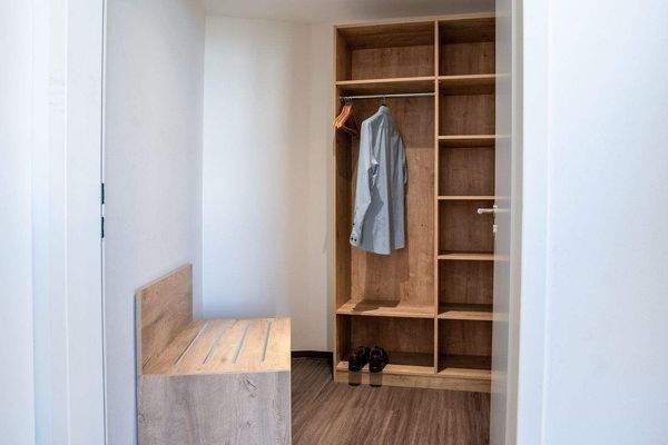 Ausschnitt Kleiderschrank