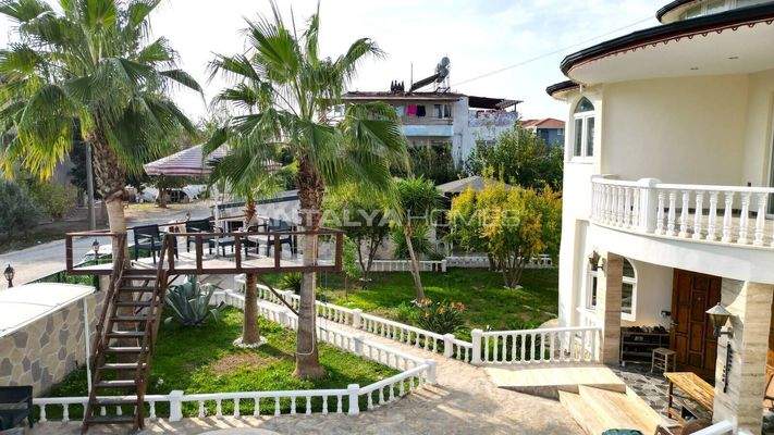 9-Bedroom Villa Near Golf and Sea in Antalya Kadriye