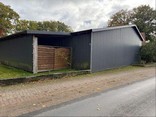 Nebengebäude-Straßenansicht