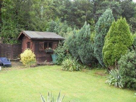 Garten mit Jägerhäuschen