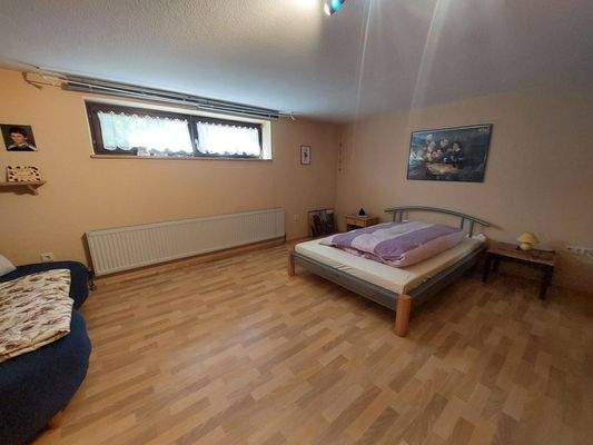 Gäste Zimmer im Untergeschoss