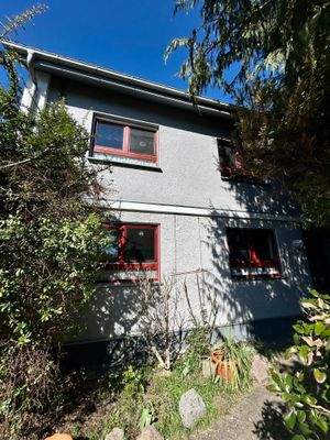 die unscheinbare Hausvorderseite