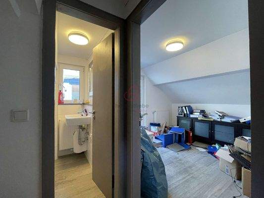 Zimmer und WC - Vorderhaus