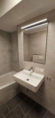 Badezimmer mit Badewanne