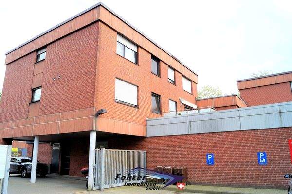 Rückansicht Parkplatz