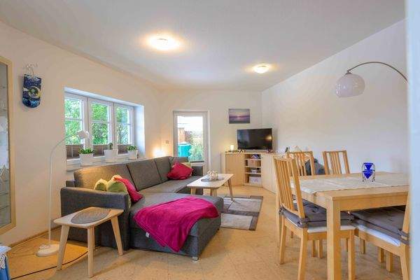 Wohnraum mit Terrassenausgang.jpg