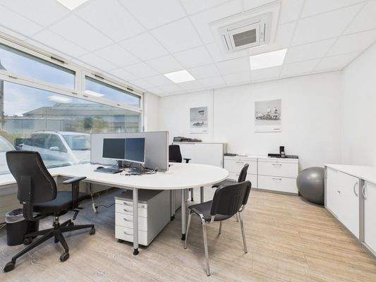 CAM04191G0-PR0062-STILL002