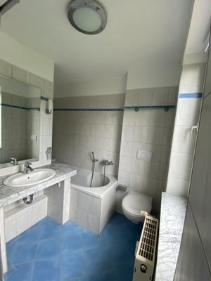 Wanne und Dusche