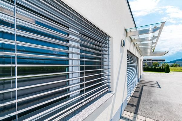 Löwen-Immobilien-Gewerbeobjekt-Büroräume-Gemeinsch
