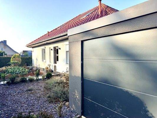 Garage + Eingangsbereich 