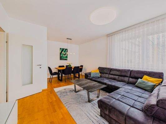 Wohn- und Essbereich 1