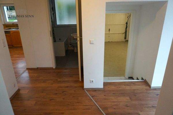 EG: Flur/Zugang Garage