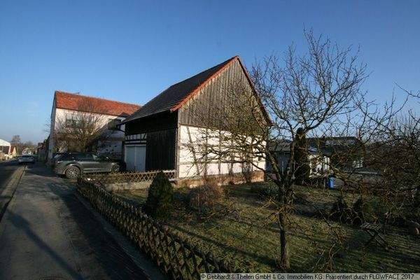 Scheune und Grundstück