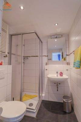DG - Wohnung 2 - Badezimmer