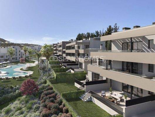 Spacious Flats in a Golfside Complex with Pool in Casares