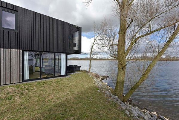 ferienhaus-kaufen-am-Wasser-brielle-010