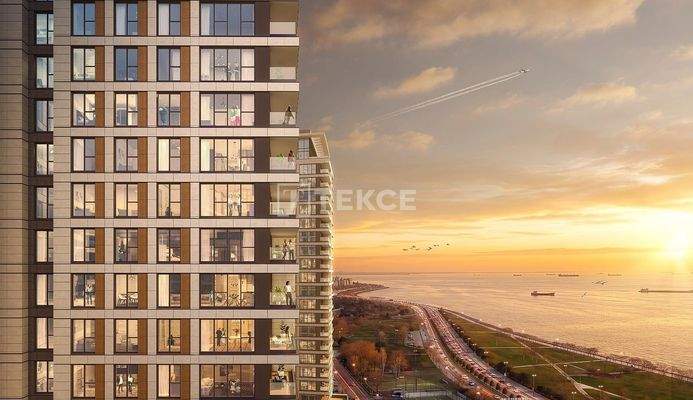 Apartments in a 5-Pool Complex Close to the Coast in Kartal Istanbul