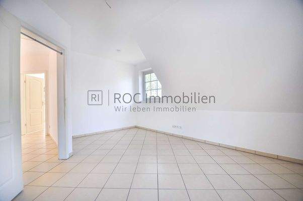 Großes Kinderzimmer Dachgeschoss I