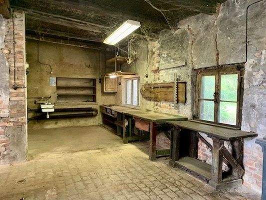 1. Garage mit Werkstatt