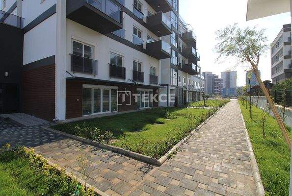 Apartments in a Complex with Terraces in Antalya Altintas