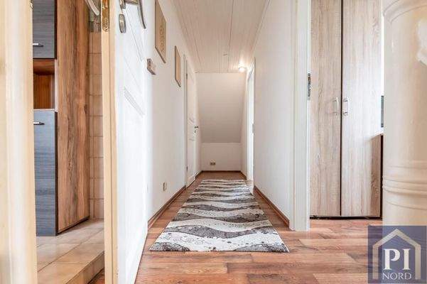 Heller Flur im Obergeschoss