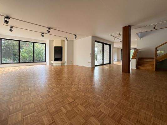 Seltenheit - erster Einblick Wohn- Essbereich.jpg