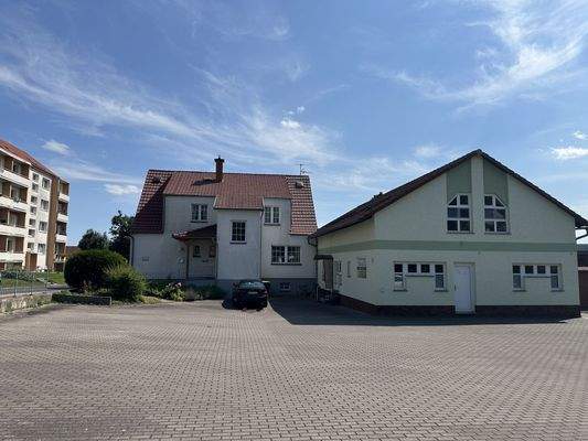 Parkflächen am Haus