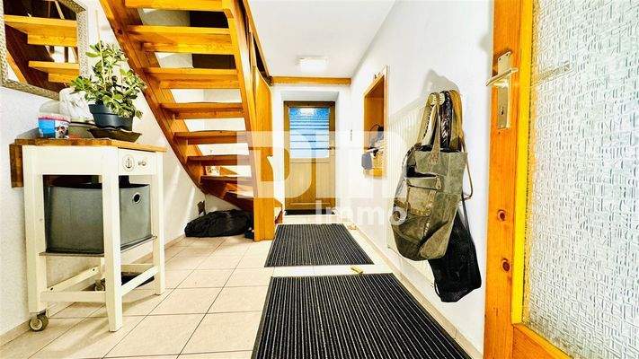 KG 2. Zugang / Treppenaufgang zum EG