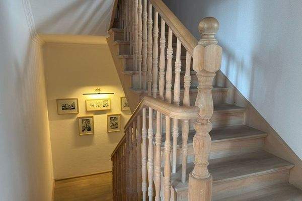 Flurbereich im Einfamilienhaus mit Abgang zum Wohnkeller