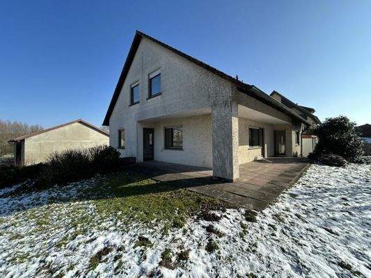 Rückansicht mit Terrasse