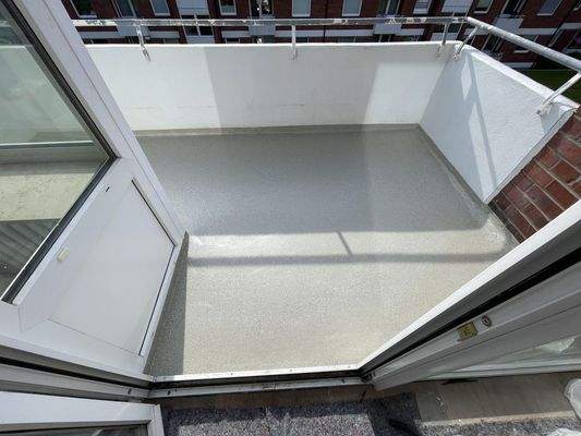 Wohnzimmer- Balikon --> West