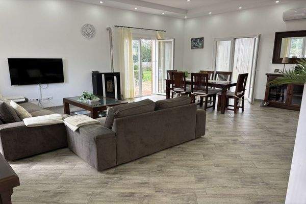 Offener Wohn- und Essbereich