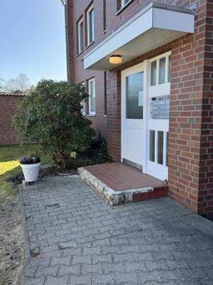 Hauseingang mit einer Stufe