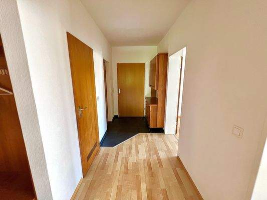 Diele mit Eingangsbereich.jpg