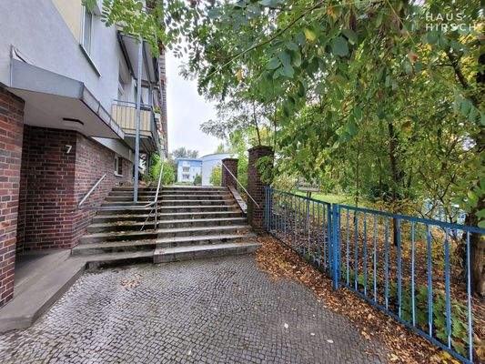 20251007_120919_resized