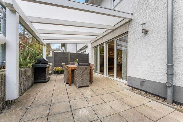 überdachte Terrasse