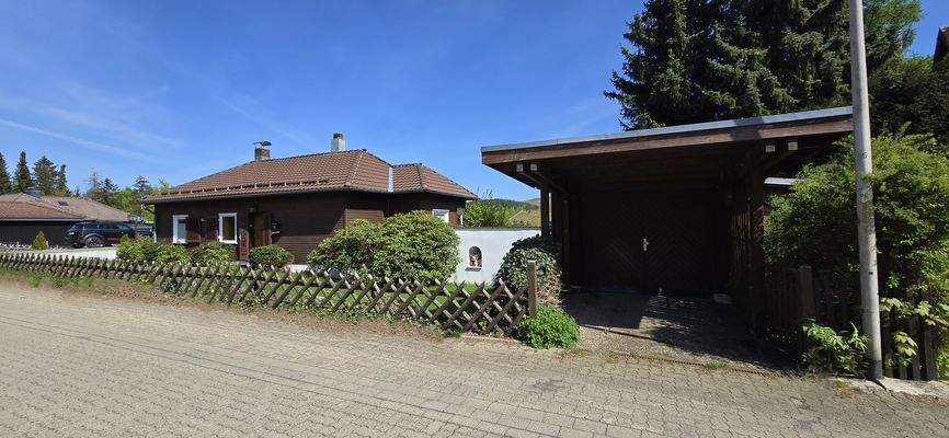 2. Hausansicht mit Garage.jpg