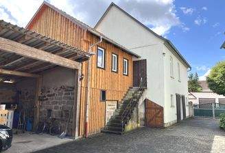 Hofansicht des Nebengebäudes - inkl. Außentreppe zum Tanzboden