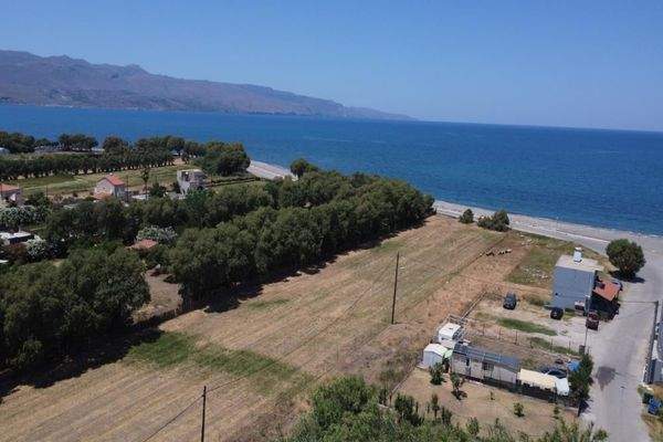 Kreta, Tavronitis: Erstklassiges Strandgrundstück mit malerischem Meerblick zu verkaufen