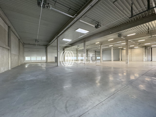 Innenansicht Halle . JLL