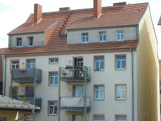 Hofseite, linker oberer Balkon