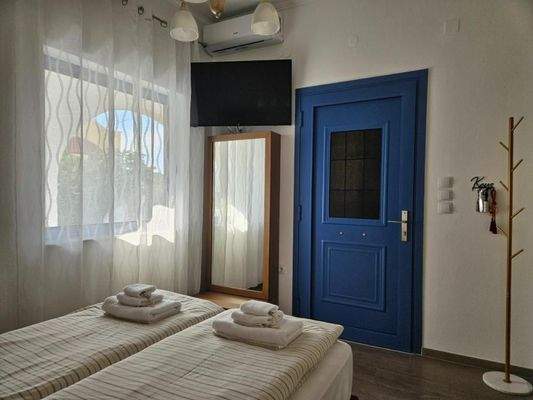 Kreta: Neu renoviertes Haus mit zwei Wohnungen in Milatos