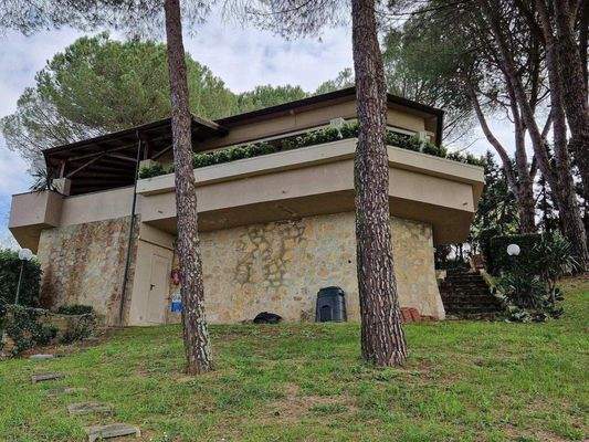 39_Bauhausstil Toskana.jpg