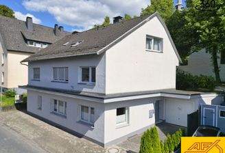 Mehrfamilienhaus mit Garage