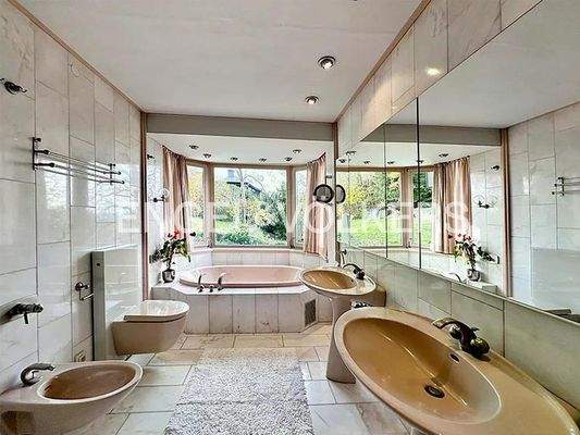 Dusch- und Wannenbad