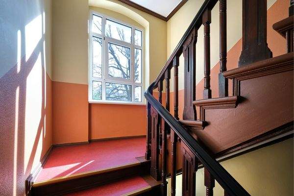 Gepflegtes Treppenhaus