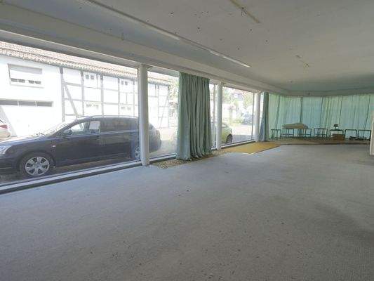 ...Schaufensterfront