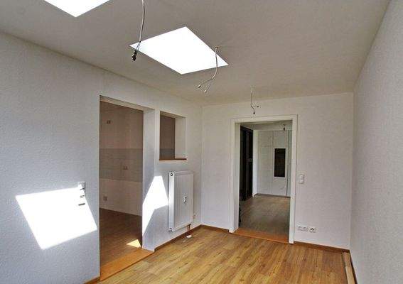 Esszimmer Blick zur Küche und Büroecke